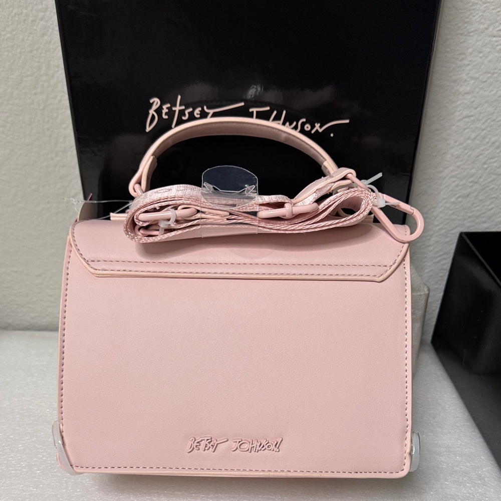 🧸💖 Betsey Johnson Pink Mini Bag with Bear Accents – NWT – Super Cute & Rare! - Picture 8 of 13